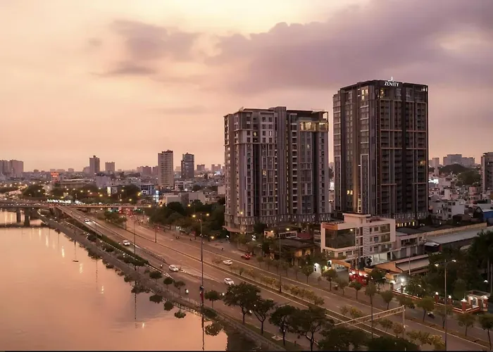 Quiet Luxury Suite With Balcony - City View - Zenity District 1
